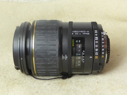 Tamron 90mm 8 di - f2.8,